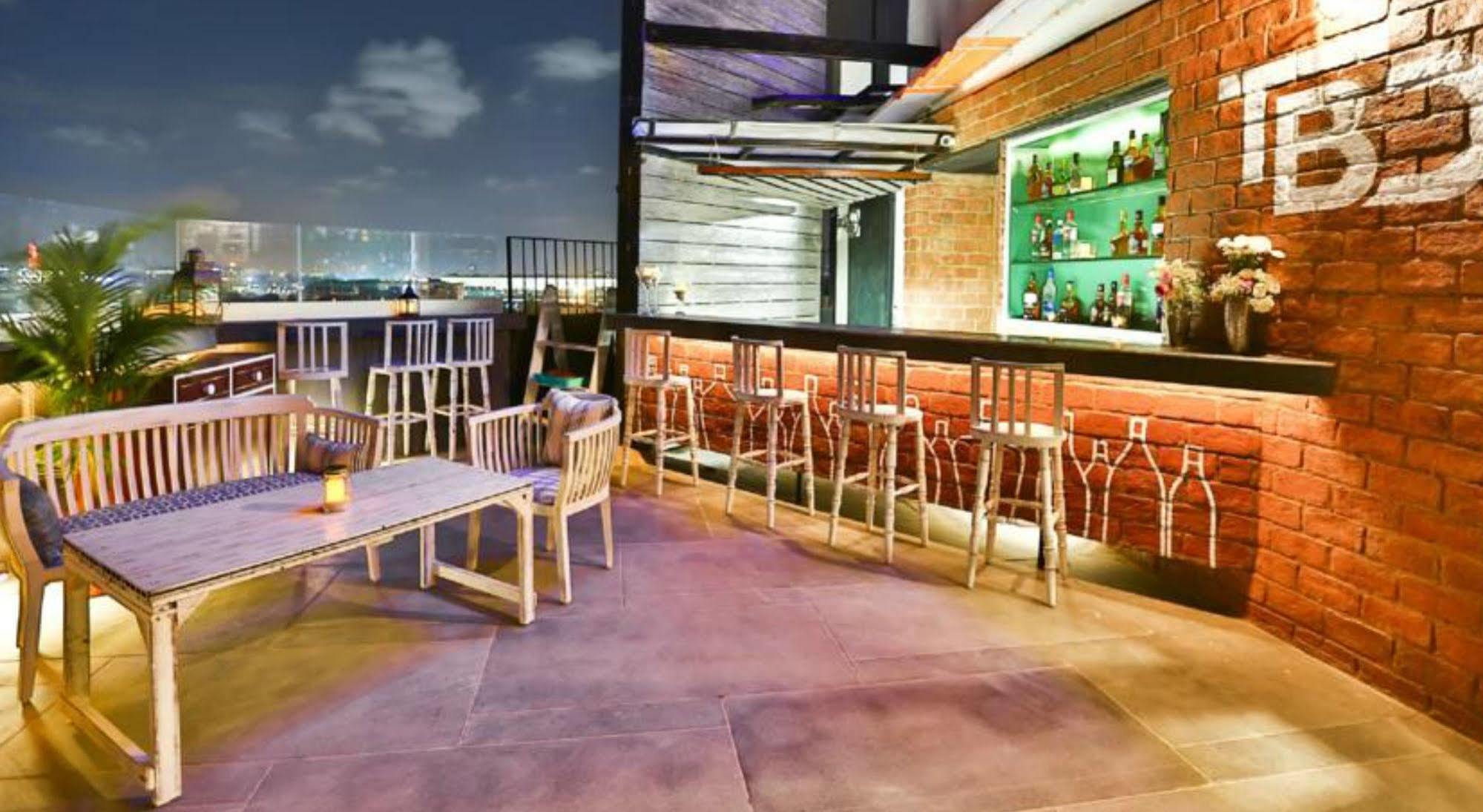 T24 Residency Mumbai International Airport Hotel Exterior photo