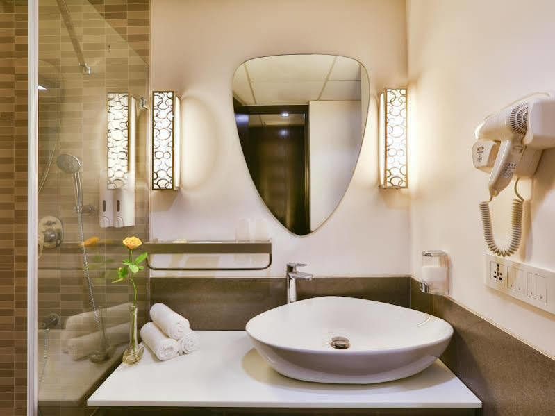 T24 Residency Mumbai International Airport Hotel Exterior photo